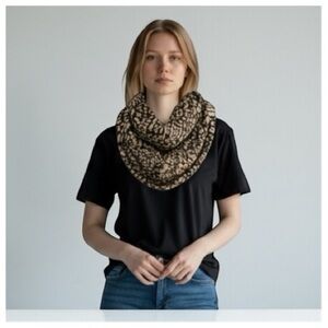 Calvin Klein women’s infinity loop